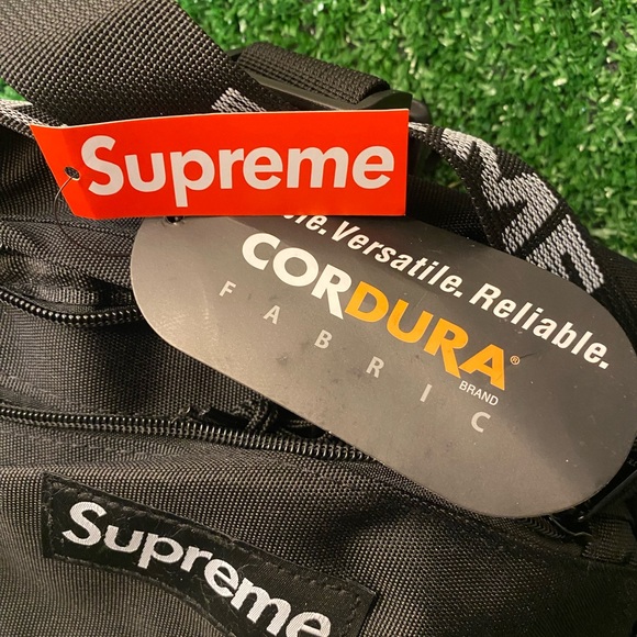 Supreme Black Belt Bag - Picture 5 of 7